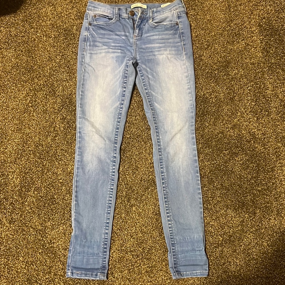 Mudd light wash skinny jeans